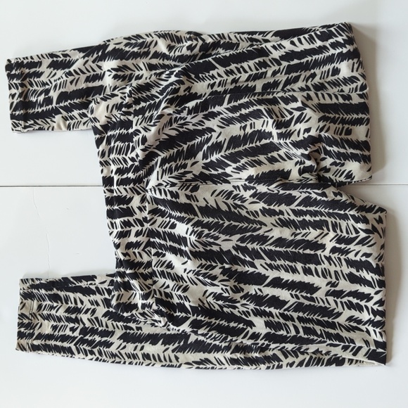 LuLaRoe leggings - Picture 3 of 4